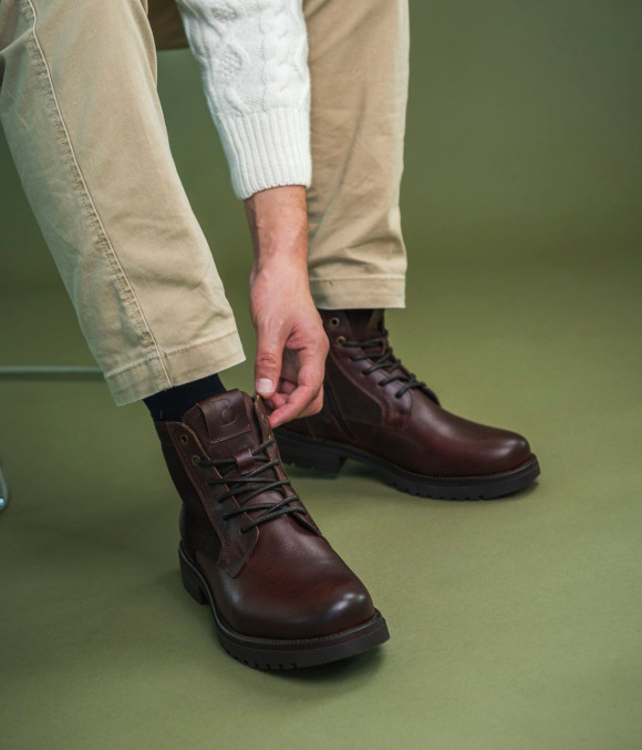 Boots Gibson Cafe