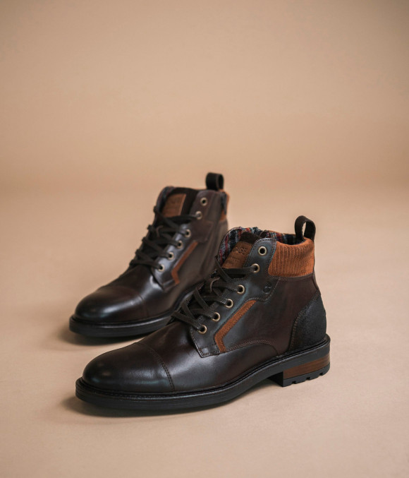 Boots Benjamin Cafe