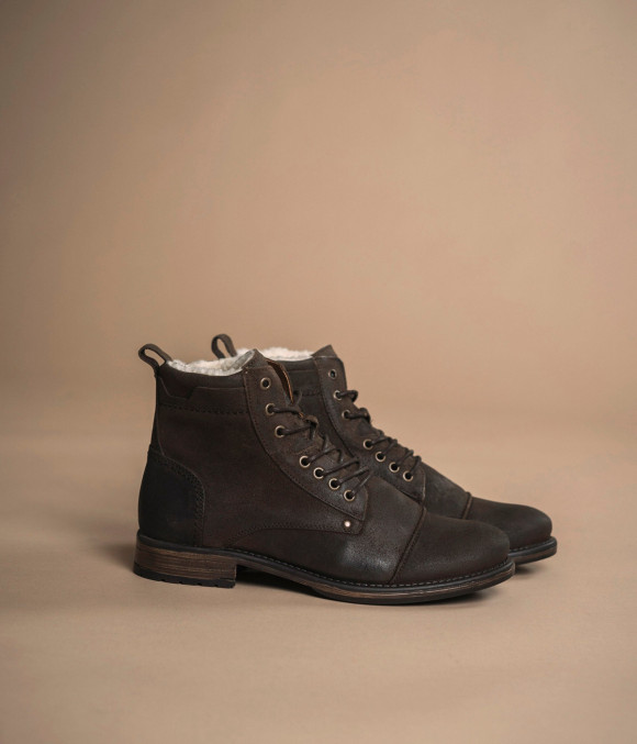 Boots Thomasse Cafe
