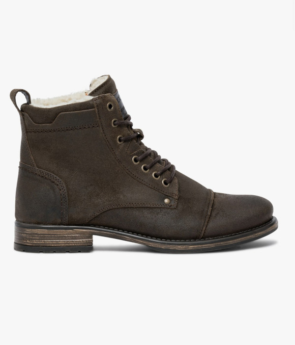 Boots Thomasse Cafe