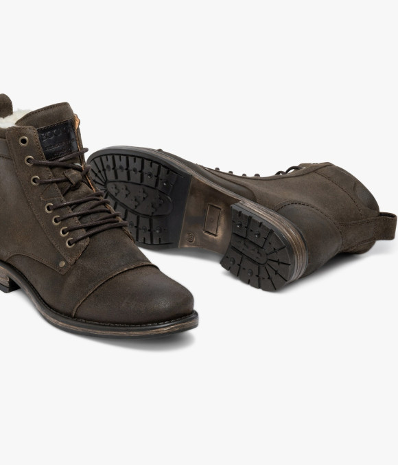 Boots Thomasse Cafe