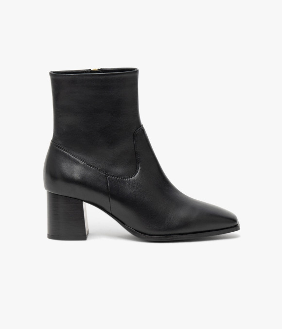 Boots Judith