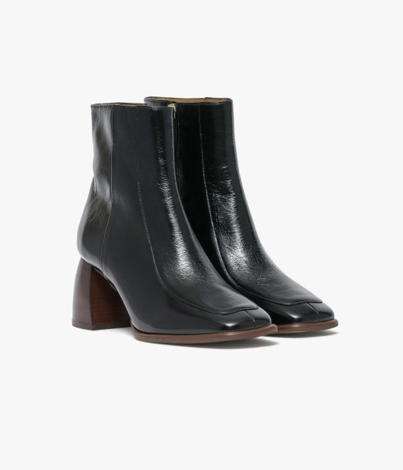 Boots Tea Noir Verni