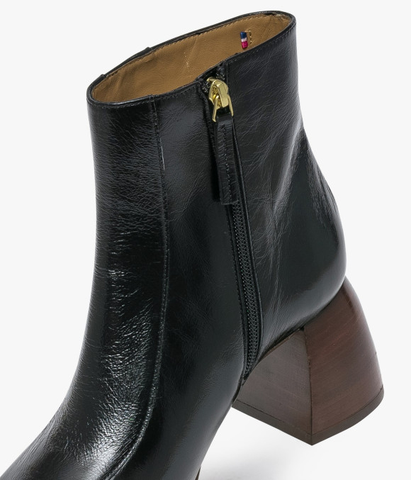Boots Tea Noir Verni