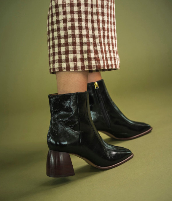 Boots Tea Noir Verni